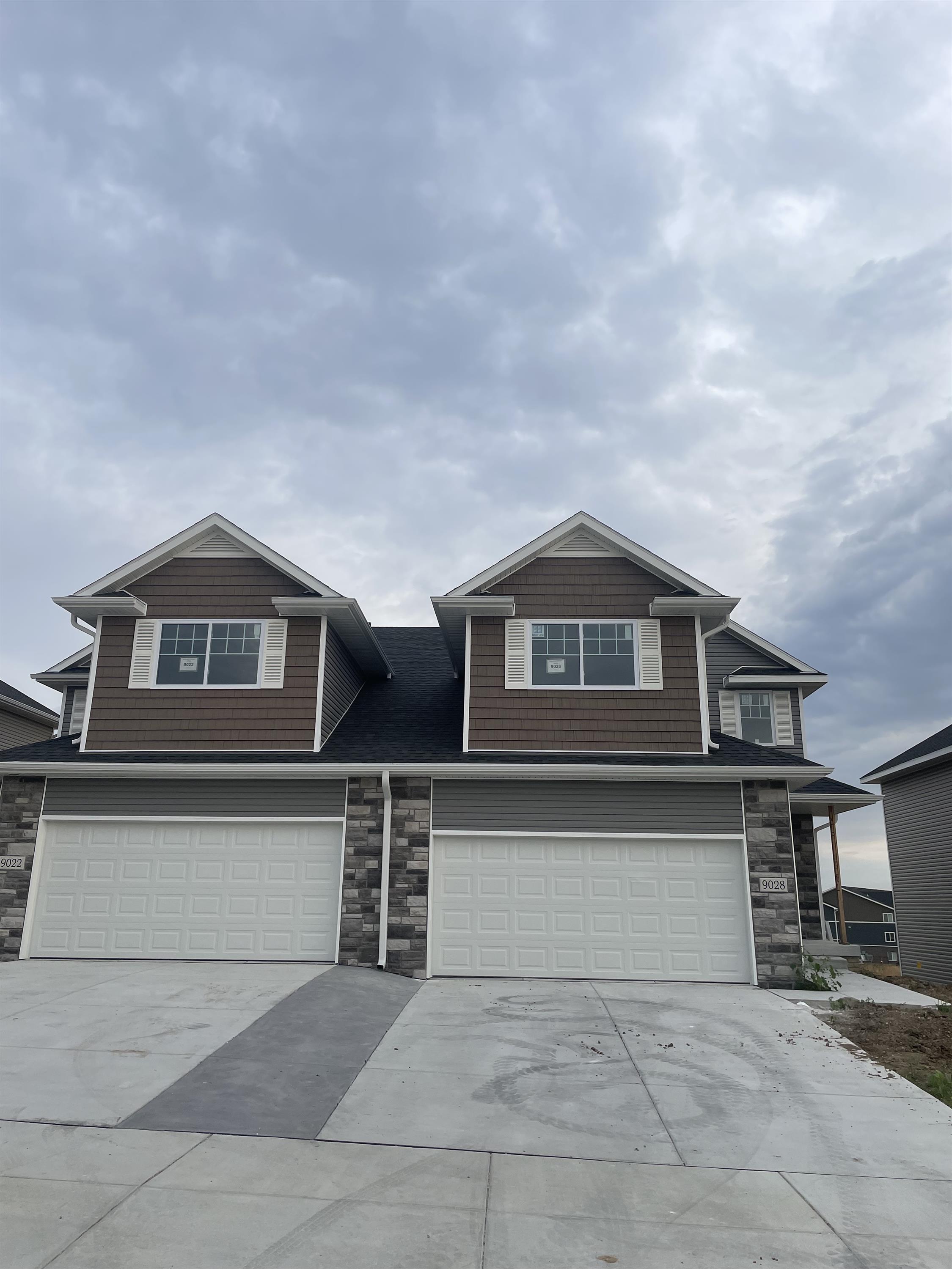 9028 Peregrine Road - 1
